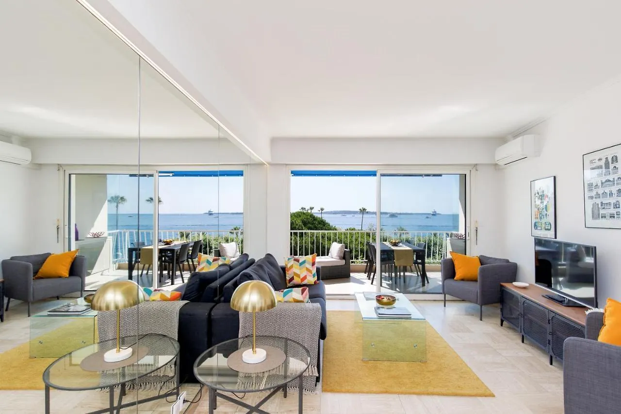 Apartment Vue Mer Exceptionnelle Sur Plage Du Midi En 1Re Ligne- 2 Chambres Cannes France